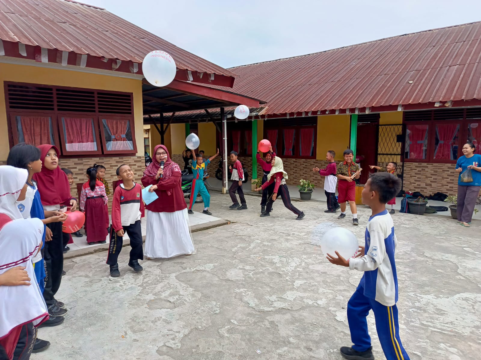 SDN 37 Lubuklinggau Antusias Peringati HUT RI ke 79