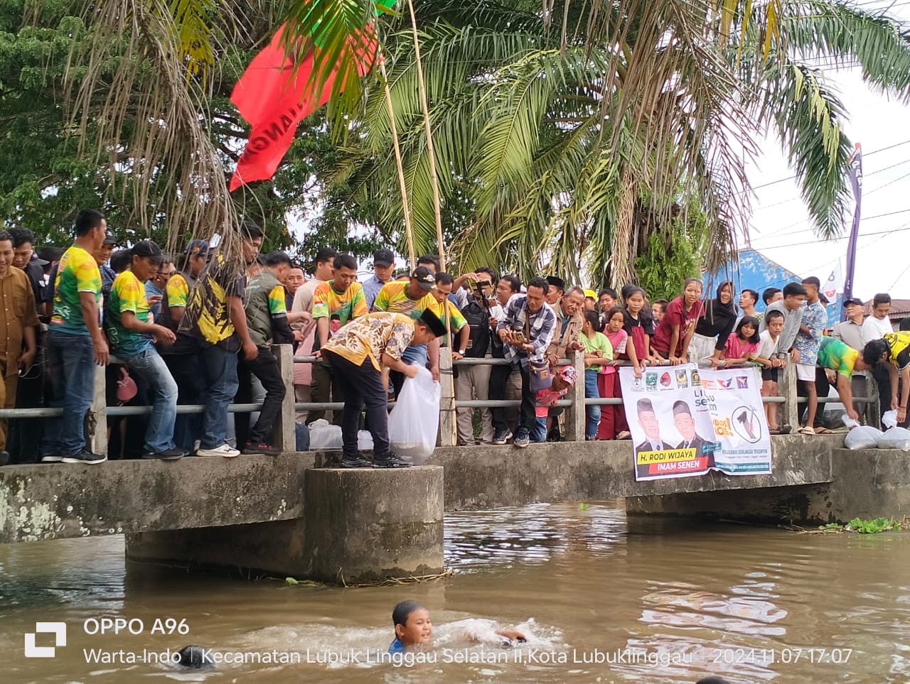 Rois Berhasil Kumpulkan Seluruh Warga Siring Agung di Kampanye Dialogis